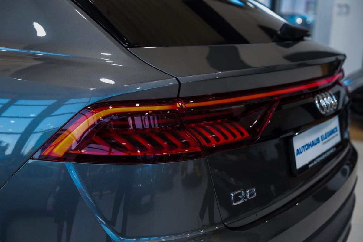 Audi Q8 55 TFSI quattro S-LINE HEAD-UP SOFT-CLOSE R21 foto 9