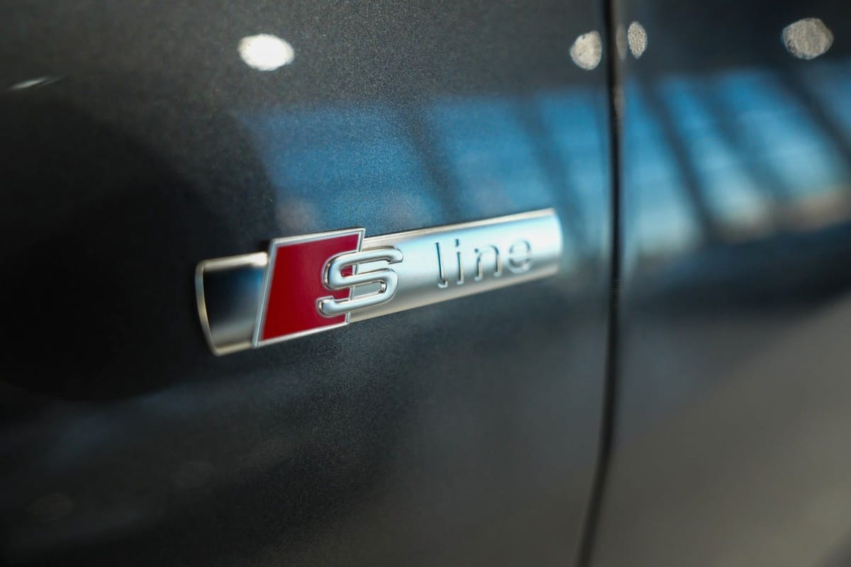 Audi Q8 55 TFSI quattro S-LINE HEAD-UP SOFT-CLOSE R21 foto 10
