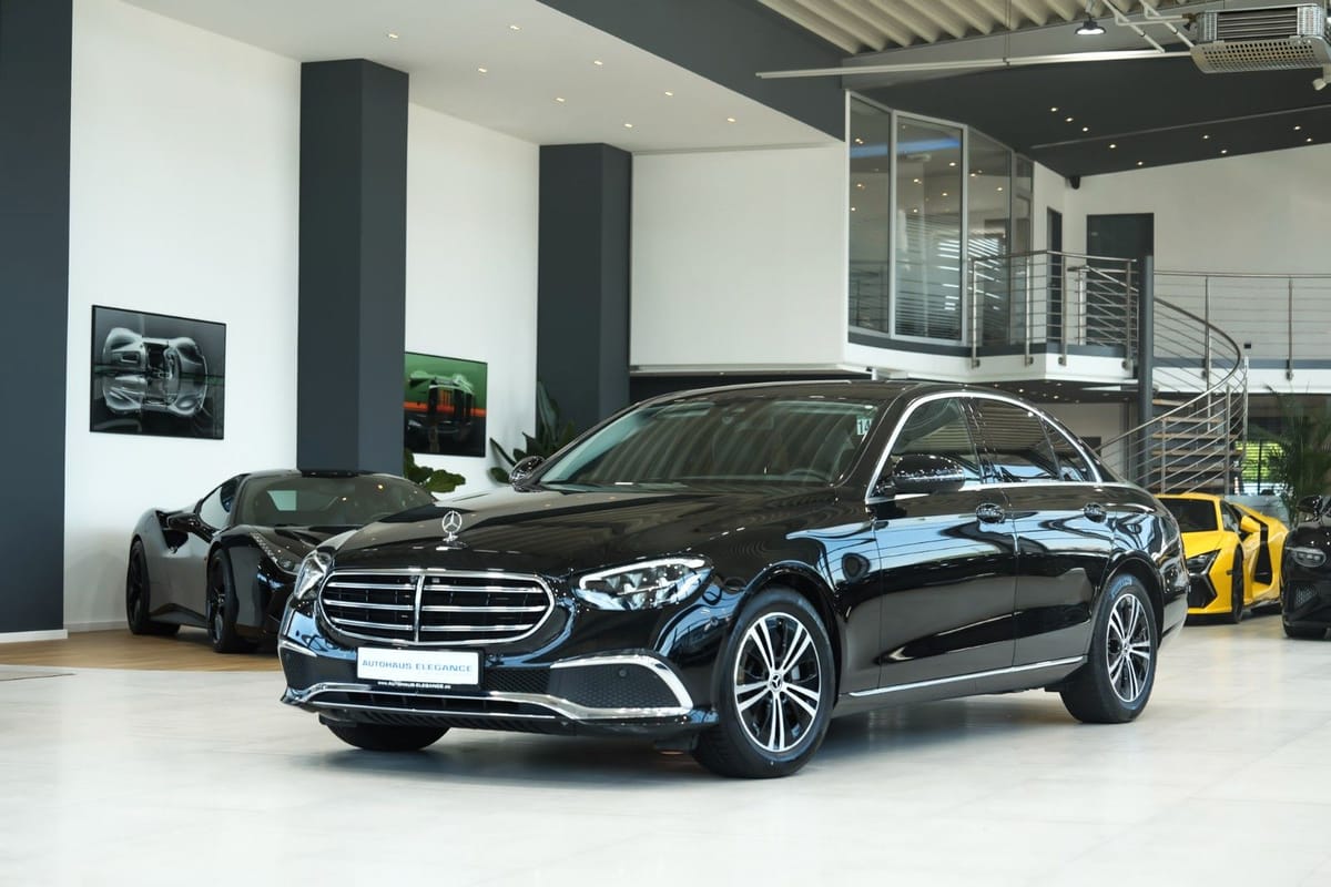 Mercedes-Benz E 300 Lim. Exclusive AVANTGARDE-INT. 360°KAM LED