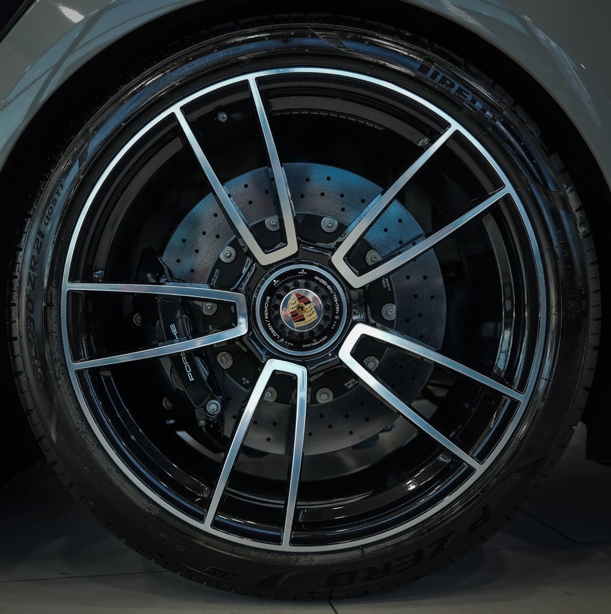 Porsche 992 Turbo S Cabrio*AERO-KIT*CARBON*LIFT*SPORTABG foto 12