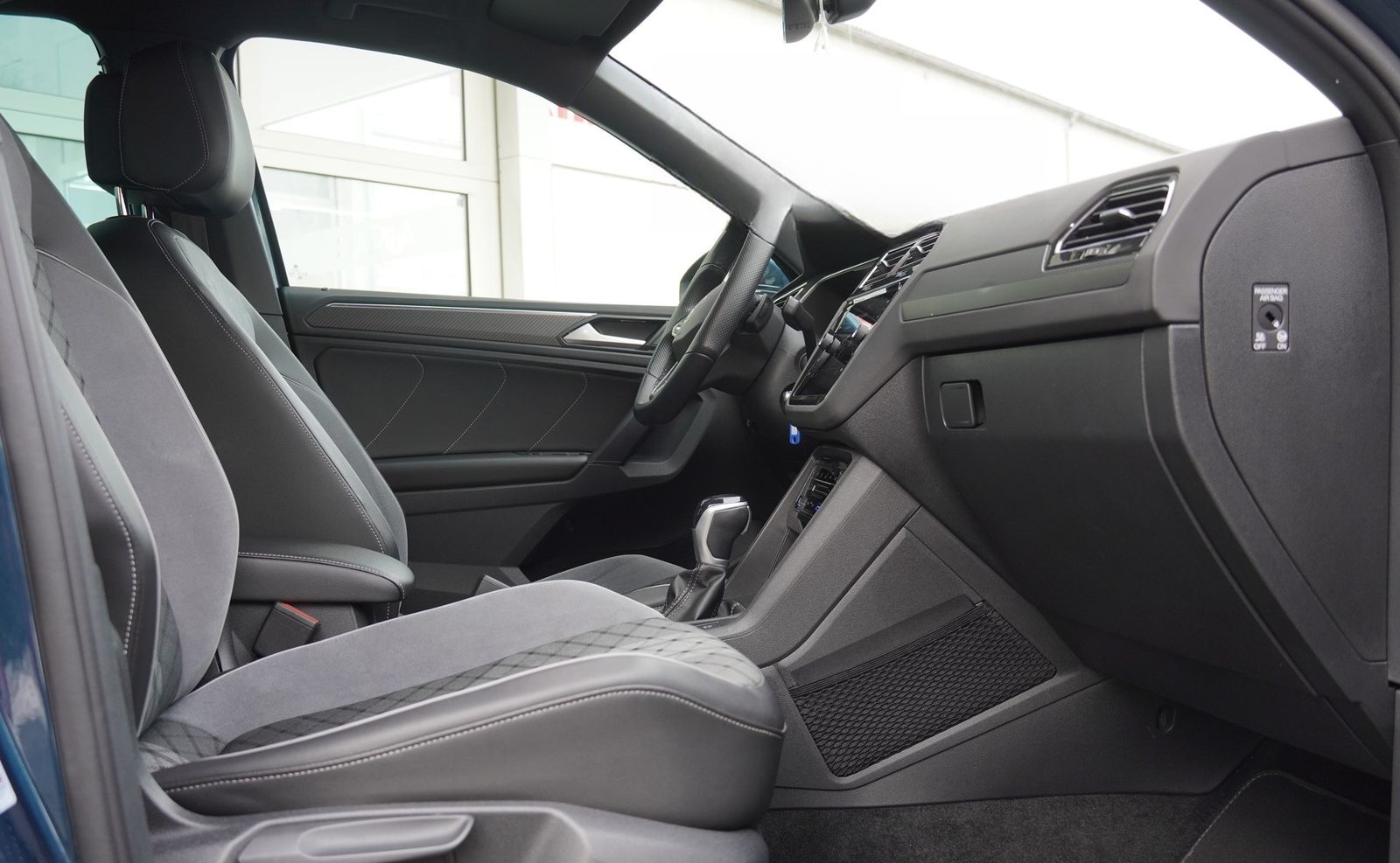 Volkswagen Tiguan 2.0 TDI R-Line 4Motion LED ACC DCC Navi foto 23