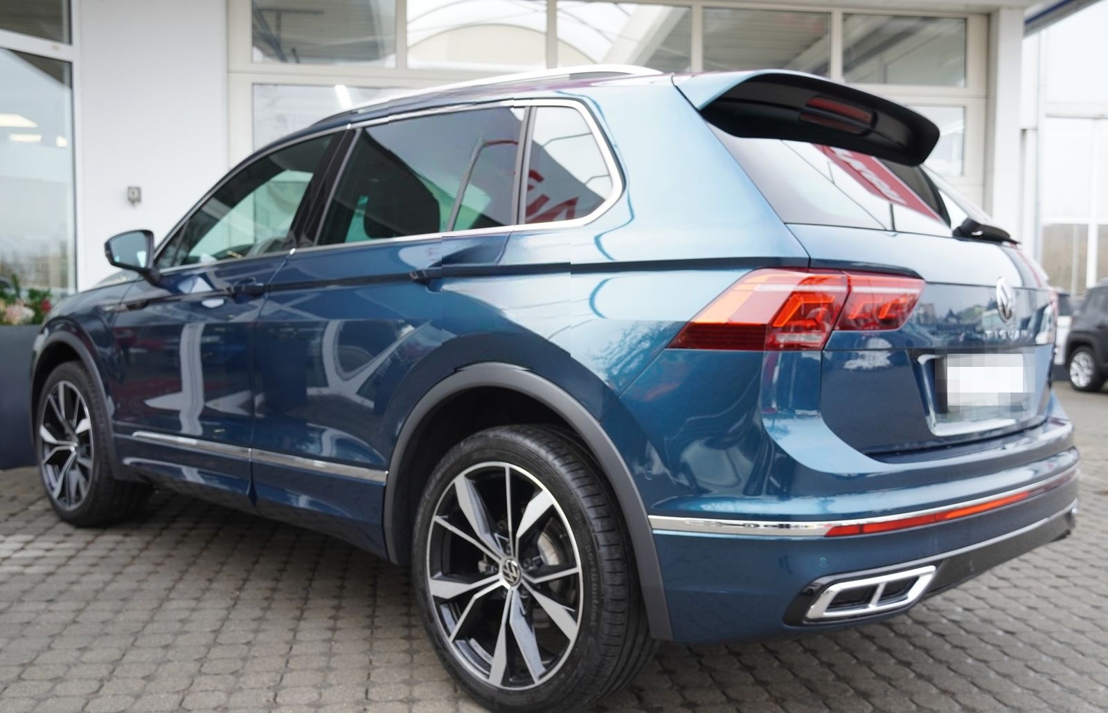 Volkswagen Tiguan 2.0 TDI R-Line 4Motion LED ACC DCC Navi foto 4