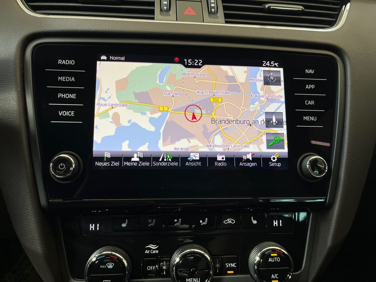 Skoda Octavia Combi Scout 2.0TSI DSG 4x4 AHK Klima PDC foto 13