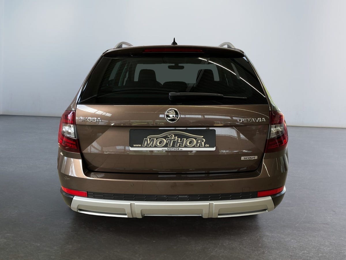 Skoda Octavia Combi Scout 2.0TSI DSG 4x4 AHK Klima PDC foto 5