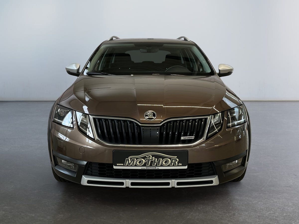 Skoda Octavia Combi Scout 2.0TSI DSG 4x4 AHK Klima PDC foto 6
