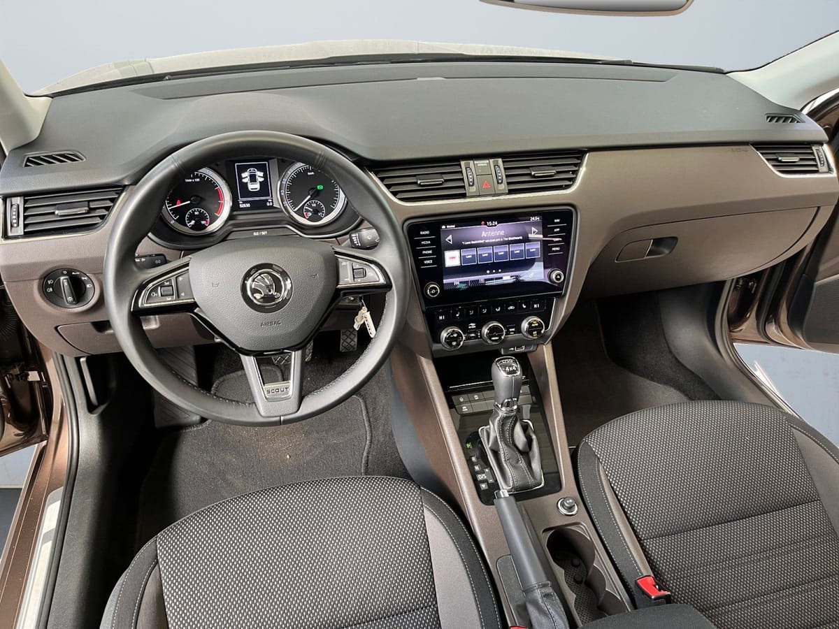 Skoda Octavia Combi Scout 2.0TSI DSG 4x4 AHK Klima PDC foto 8