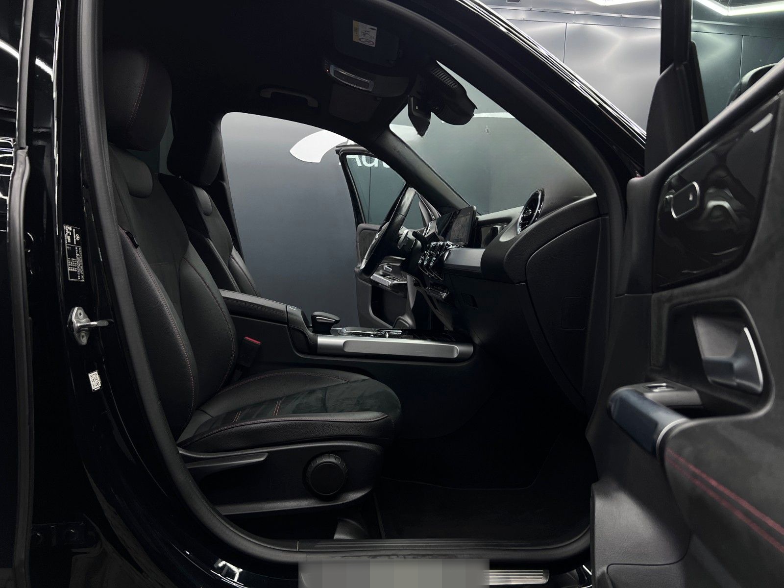 Mercedes-Benz GLB 220d 8G AMG NIGHT DIST+LENK AUGR KAM LED AHK foto 14