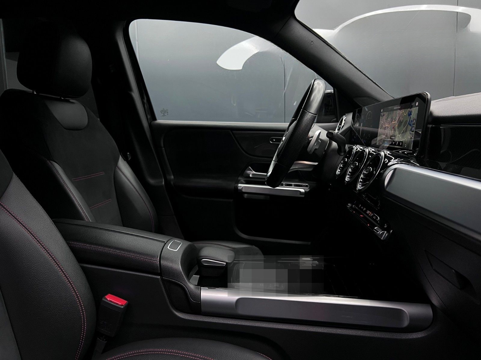 Mercedes-Benz GLB 220d 8G AMG NIGHT DIST+LENK AUGR KAM LED AHK foto 16