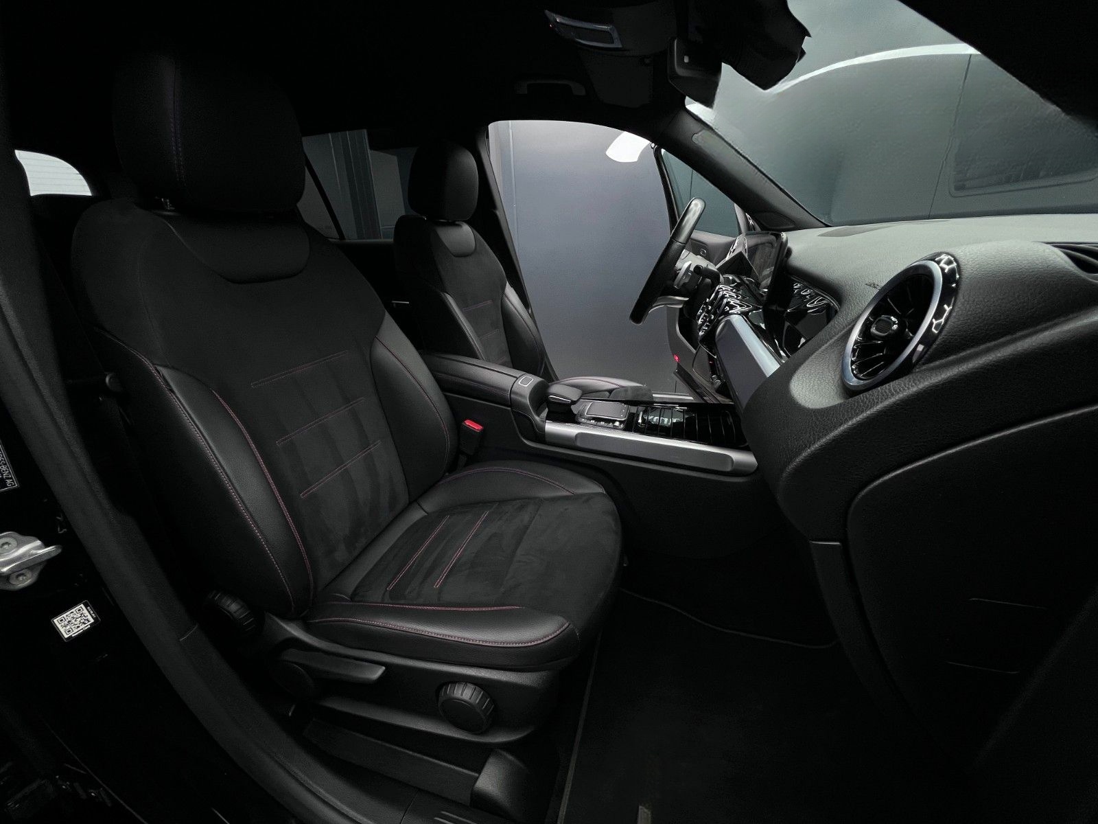 Mercedes-Benz GLB 220d 8G AMG NIGHT DIST+LENK AUGR KAM LED AHK foto 19