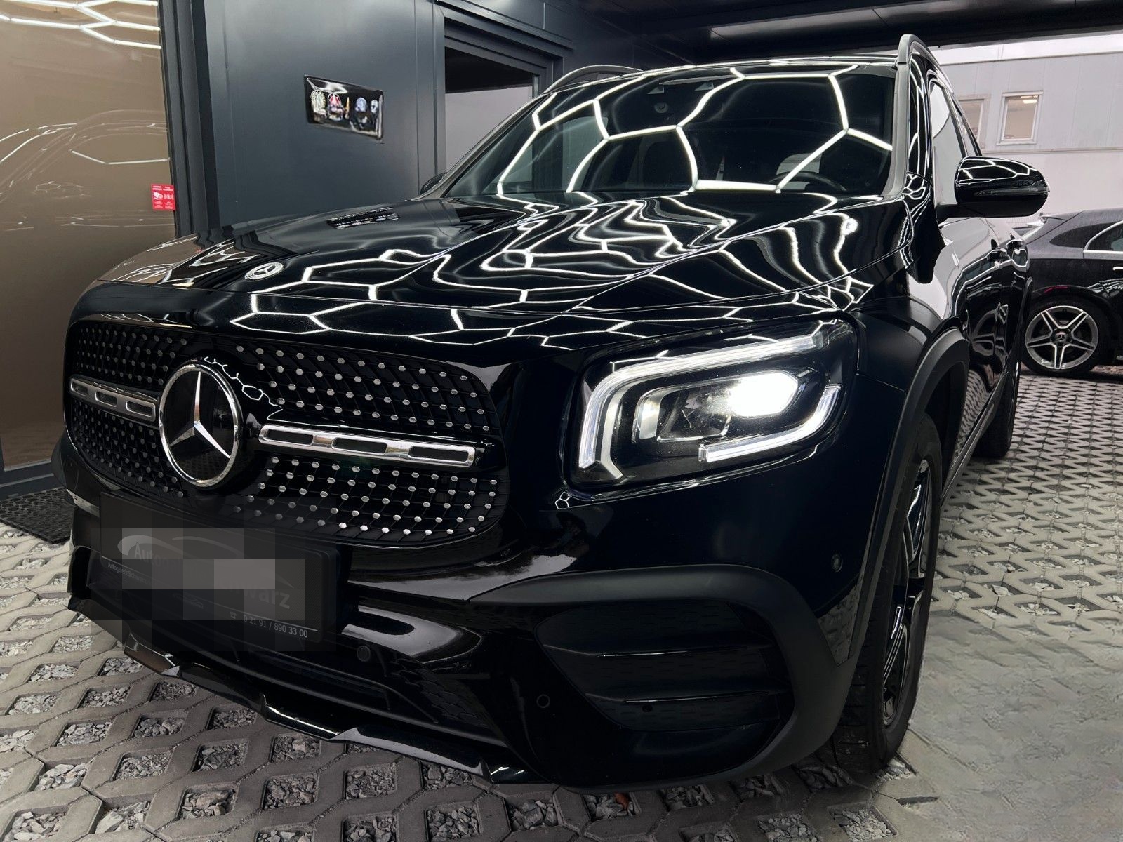 Mercedes-Benz GLB 220d 8G AMG NIGHT DIST+LENK AUGR KAM LED AHK foto 3