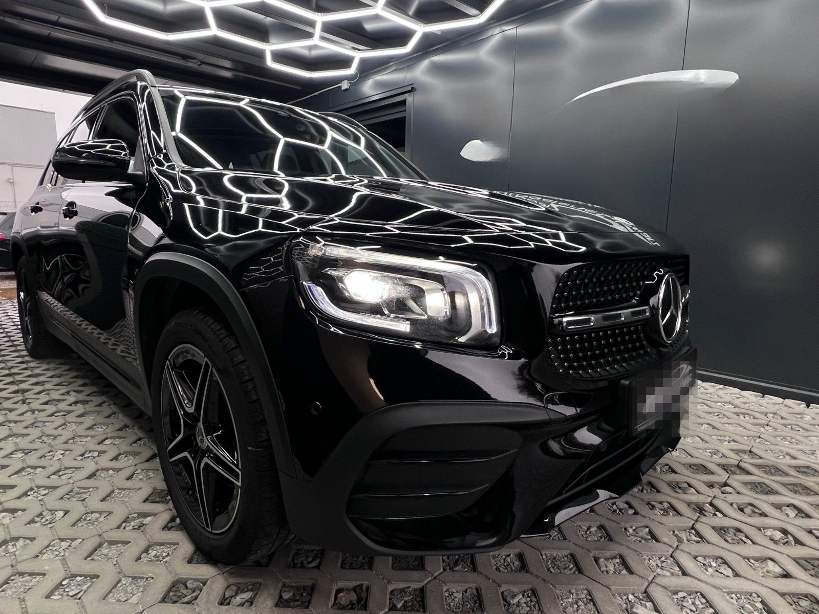 Mercedes-Benz GLB 220d 8G AMG NIGHT DIST+LENK AUGR KAM LED AHK foto 5