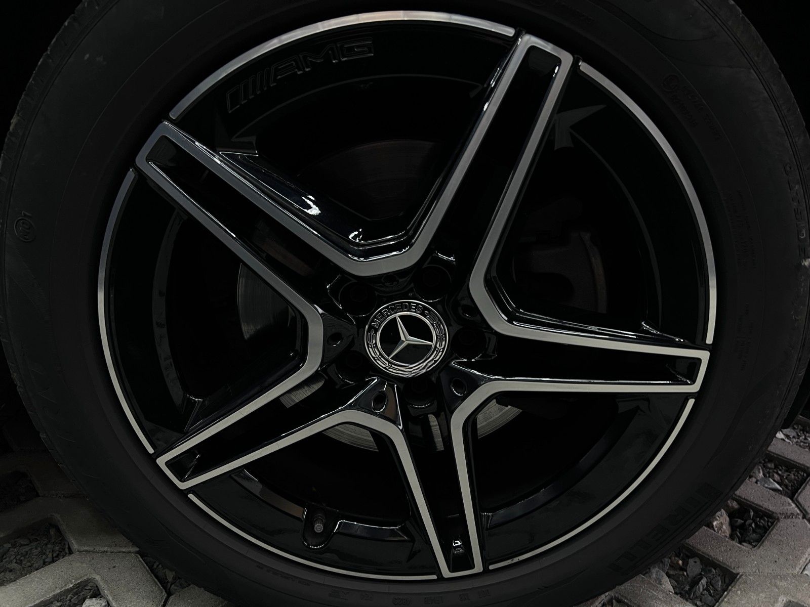 Mercedes-Benz GLB 220d 8G AMG NIGHT DIST+LENK AUGR KAM LED AHK foto 9