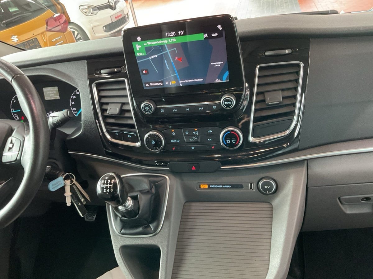 Ford Tourneo Custom Kombi 2.0 TDCi Titanium AHK foto 12