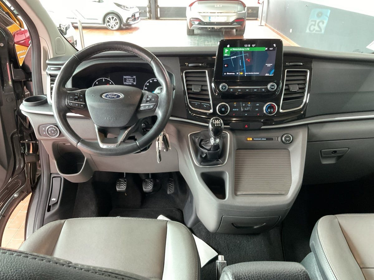 Ford Tourneo Custom Kombi 2.0 TDCi Titanium AHK foto 8