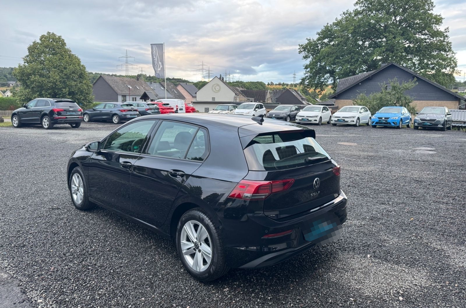Volkswagen Golf VIII Limo Life Navi AHK ACC PDC LED SHZ App foto 3