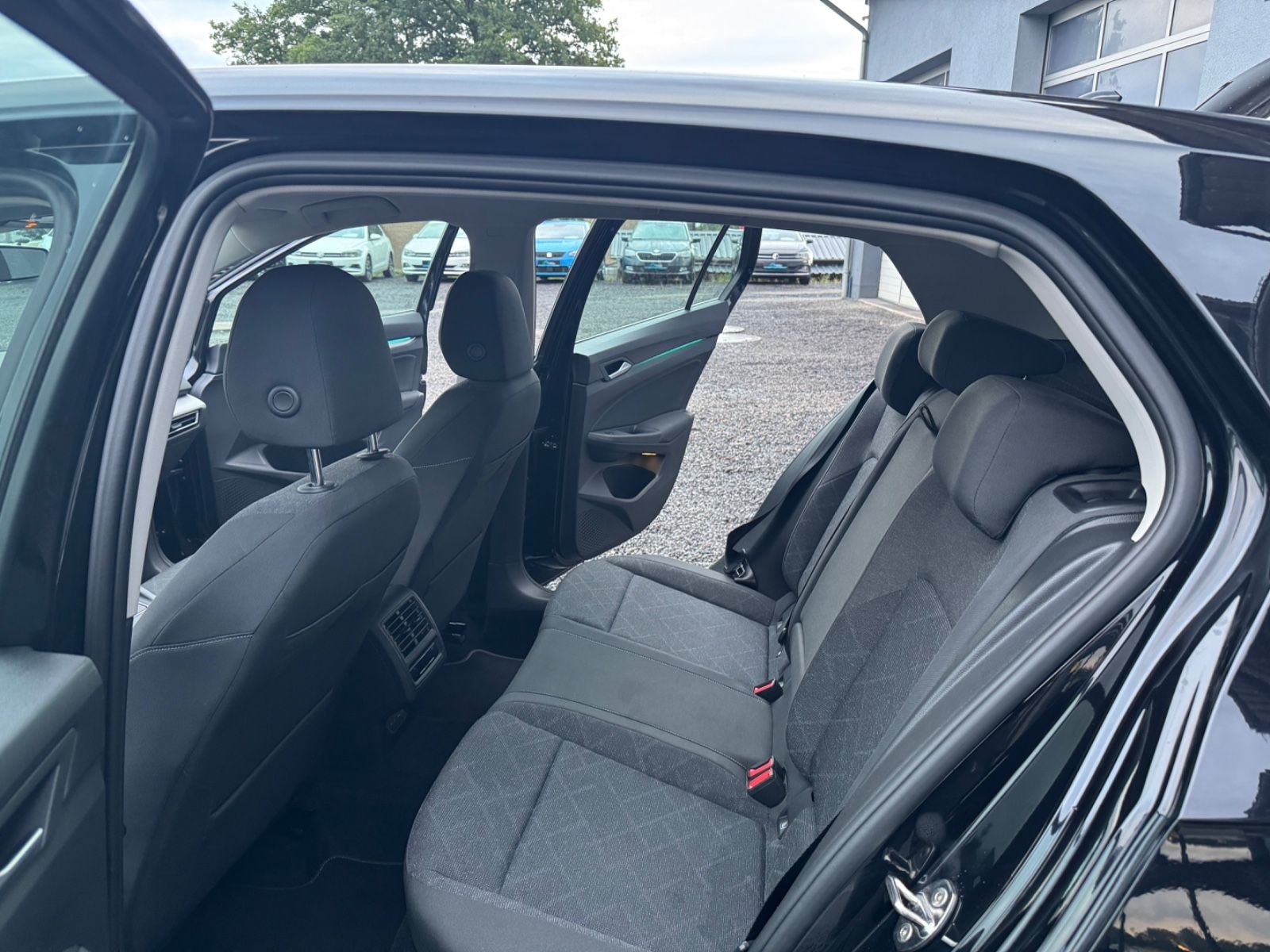 Volkswagen Golf VIII Limo Life Navi AHK ACC PDC LED SHZ App foto 10
