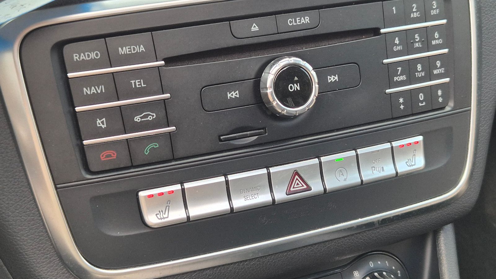 Mercedes-Benz A220 4MATIC AMG Line DCT Edition/PANO/KAMERA/ foto 16