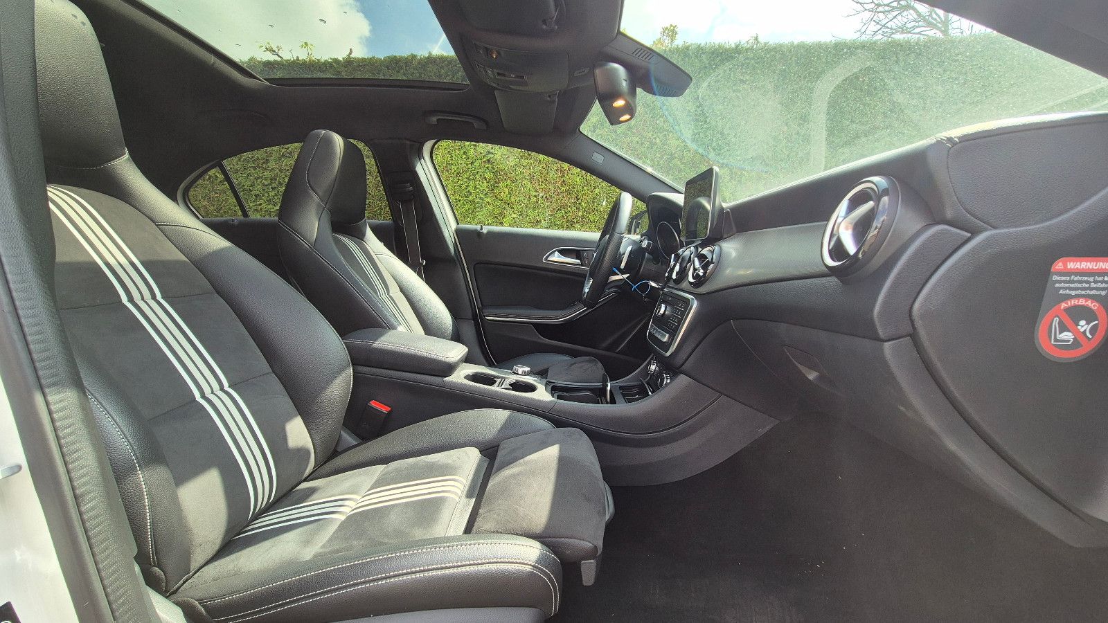 Mercedes-Benz A220 4MATIC AMG Line DCT Edition/PANO/KAMERA/ foto 19