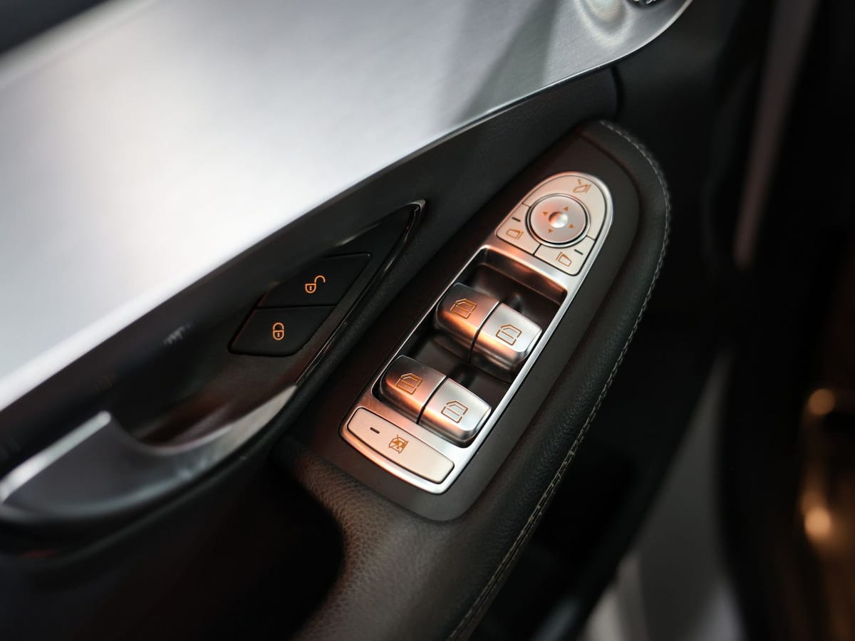Mercedes-Benz C 180 T ADVANCED AVANTGARDE / LEDER / LED / PARK foto 17