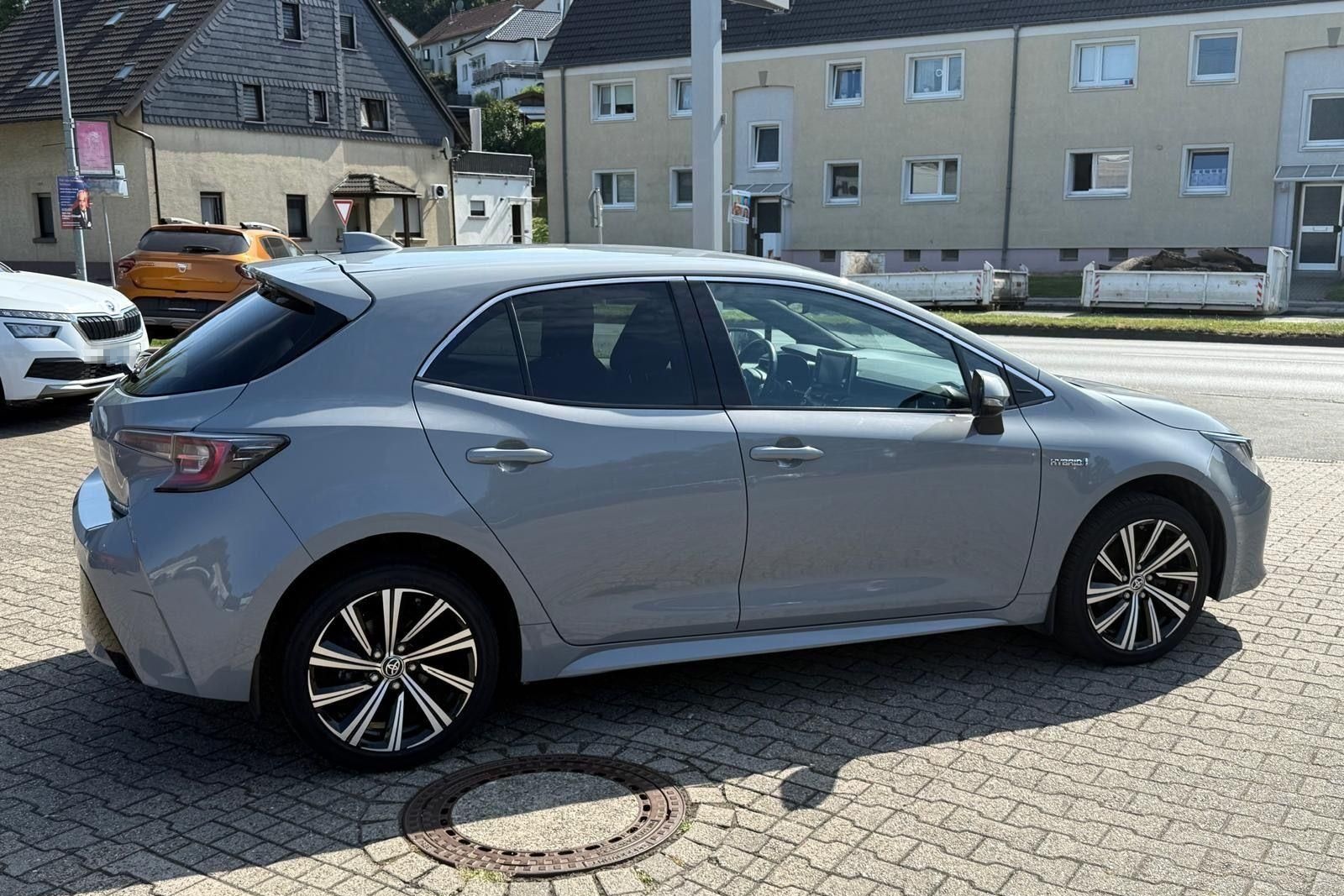 Toyota Corolla 1.8 16V Hybrid Automatik foto 5