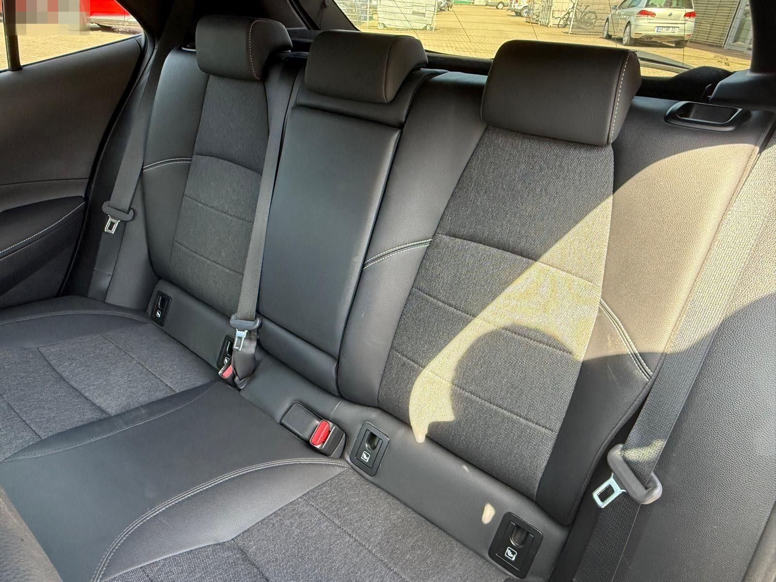Toyota Corolla 1.8 16V Hybrid Automatik foto 9