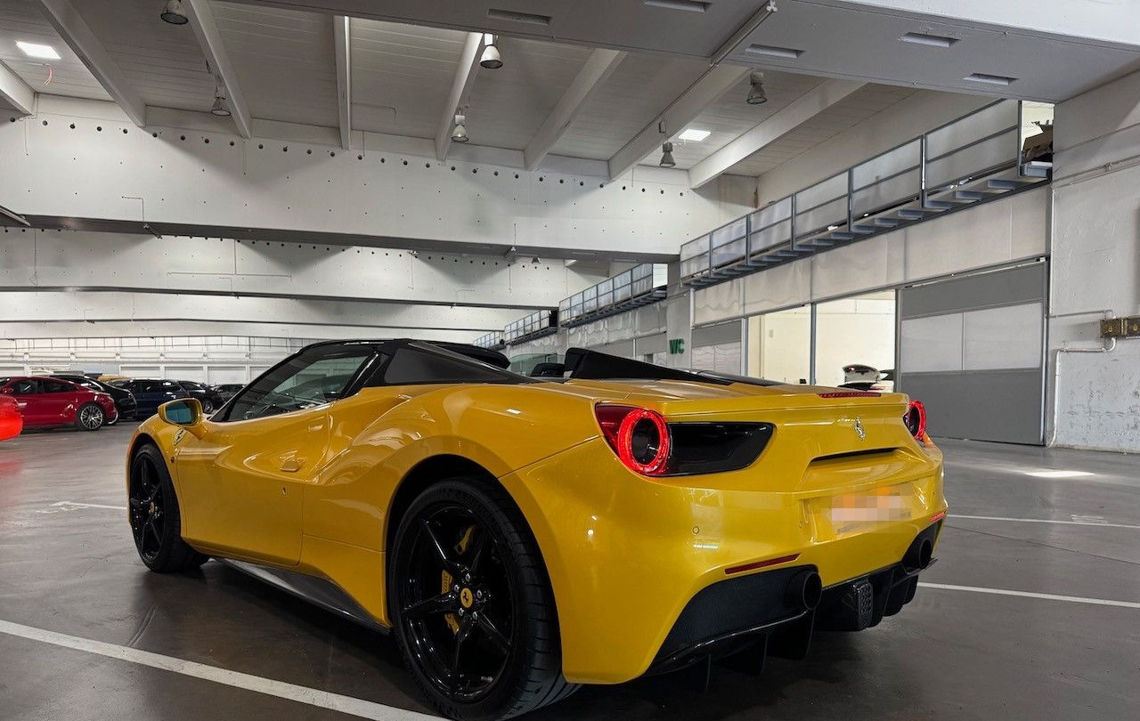 Ferrari 488 Spider ATELIER*CARBONFUL*RACINGSEAT*CAPRISTO foto 8