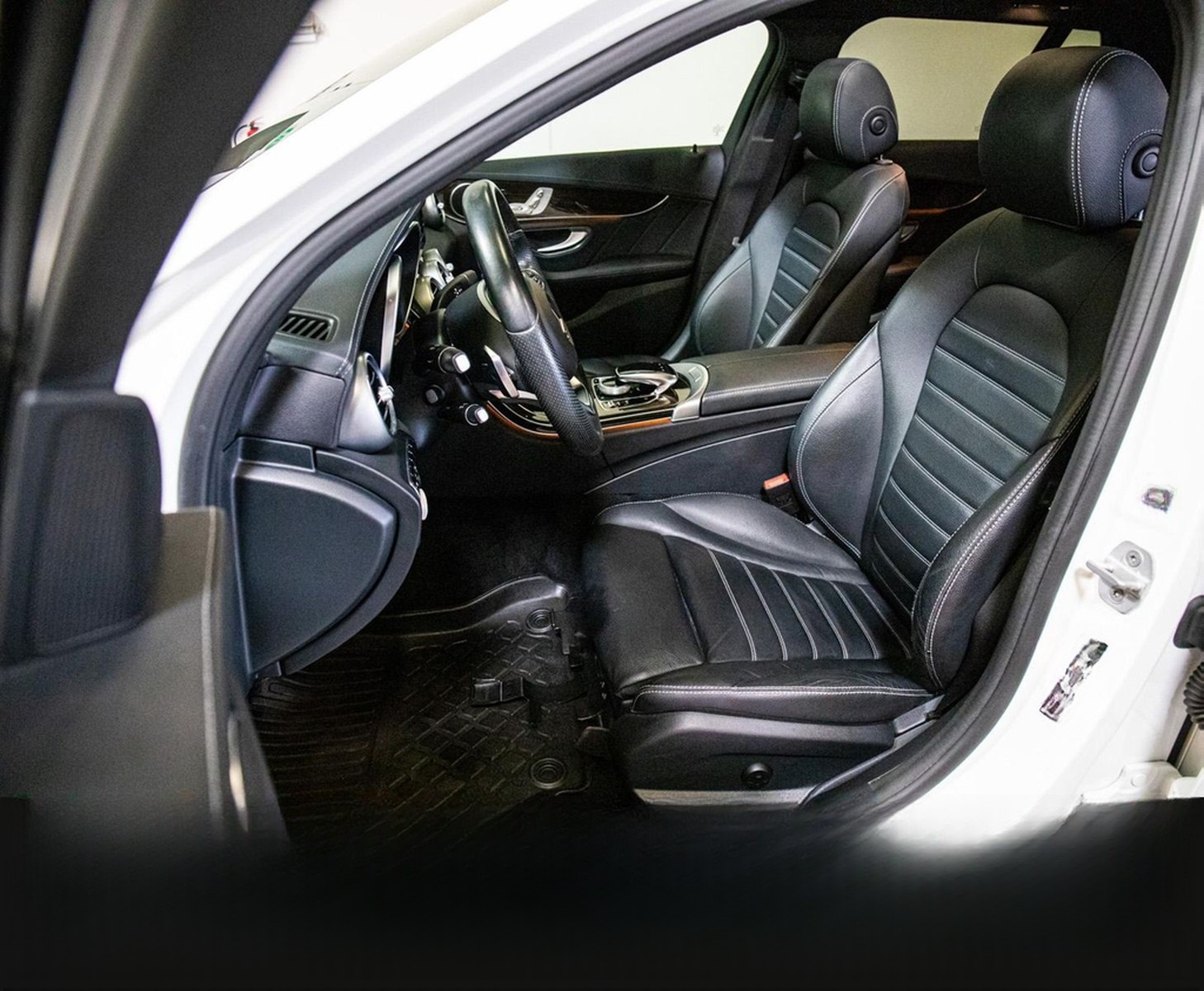 Mercedes-Benz C 400 T 4Matic NAVI LED PANO MEMORY-SITZE foto 12