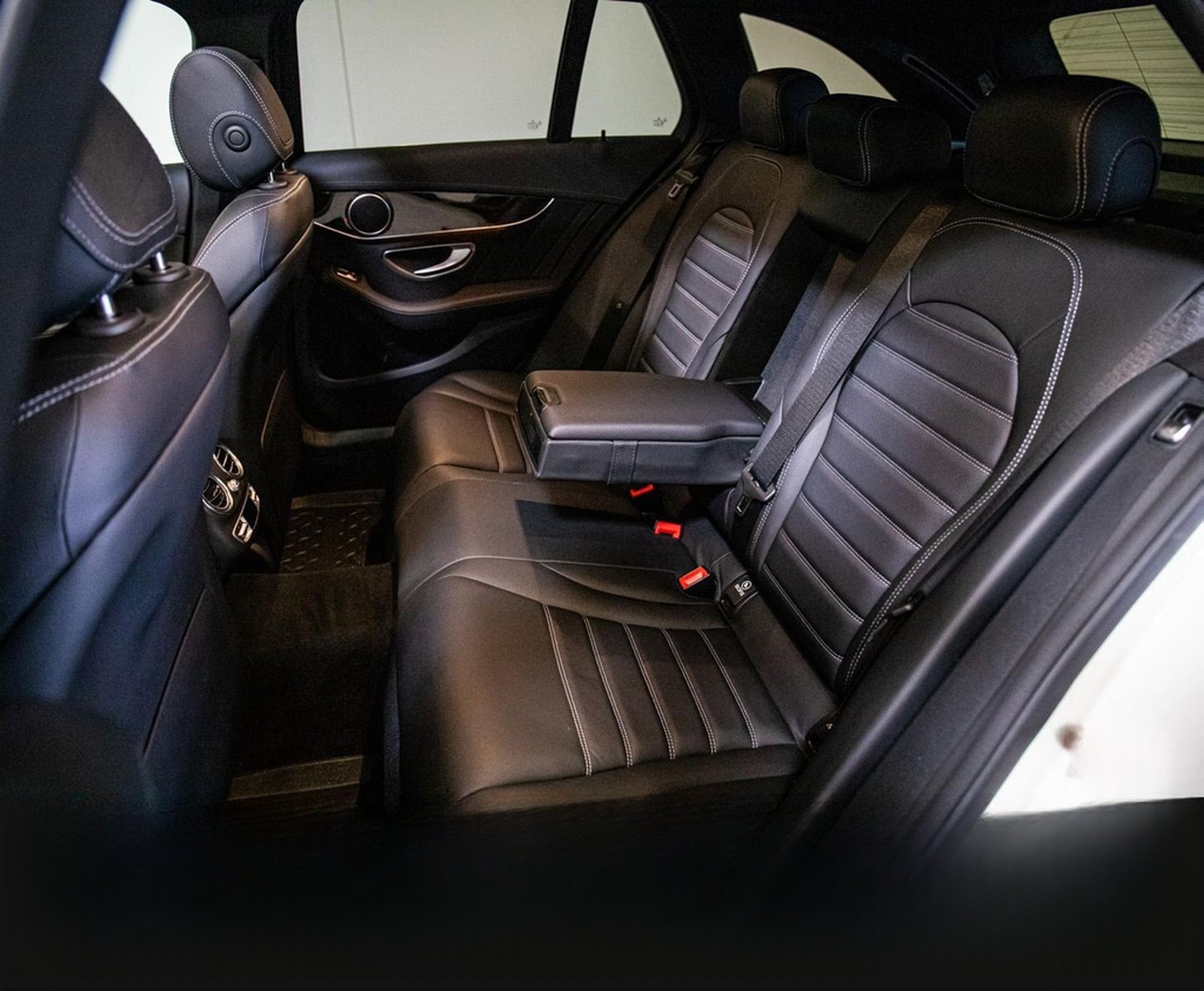 Mercedes-Benz C 400 T 4Matic NAVI LED PANO MEMORY-SITZE foto 13
