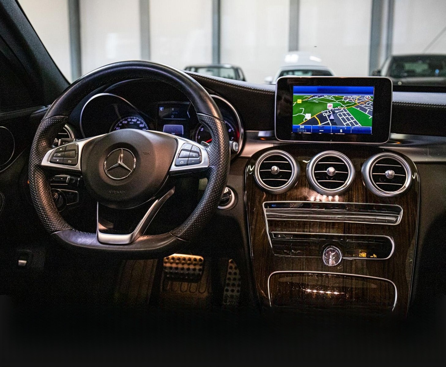 Mercedes-Benz C 400 T 4Matic NAVI LED PANO MEMORY-SITZE foto 15