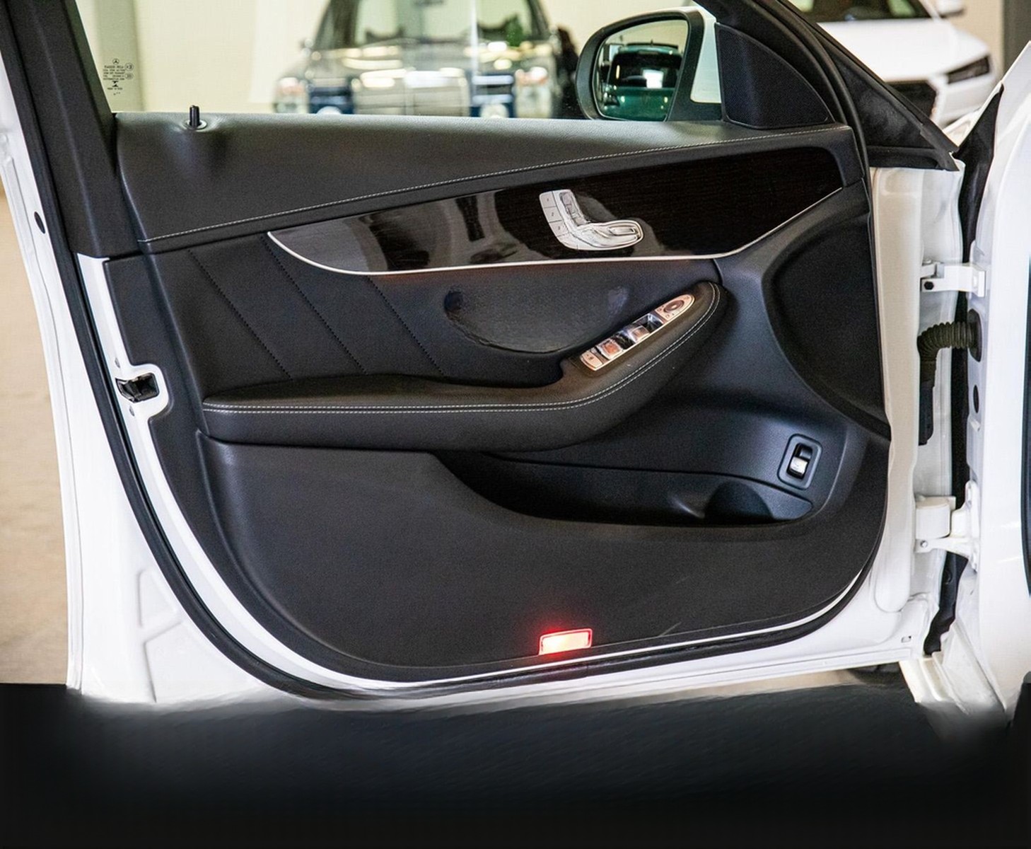 Mercedes-Benz C 400 T 4Matic NAVI LED PANO MEMORY-SITZE foto 9