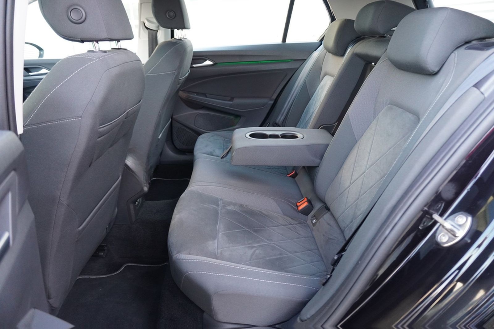 Volkswagen Golf VIII 1.5 TSI Style LED Navi ACC Panorama foto 14