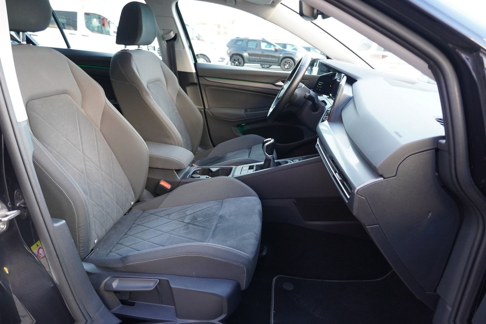 Volkswagen Golf VIII 1.5 TSI Style LED Navi ACC Panorama foto 17