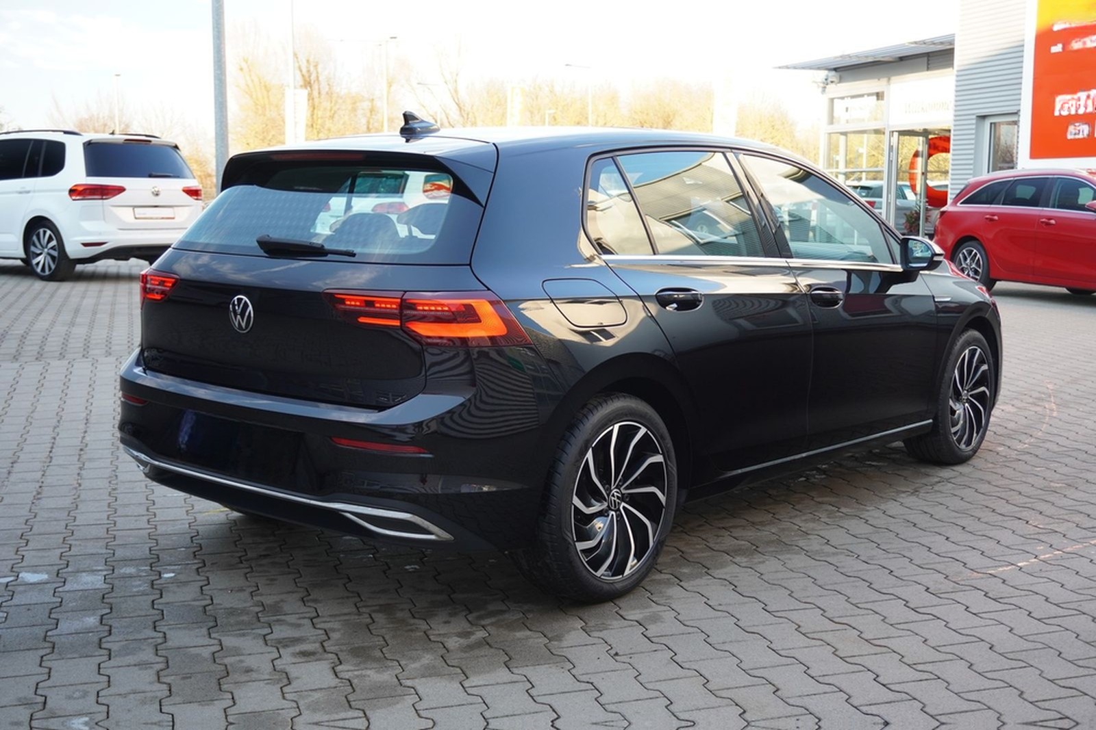 Volkswagen Golf VIII 1.5 TSI Style LED Navi ACC Panorama foto 6