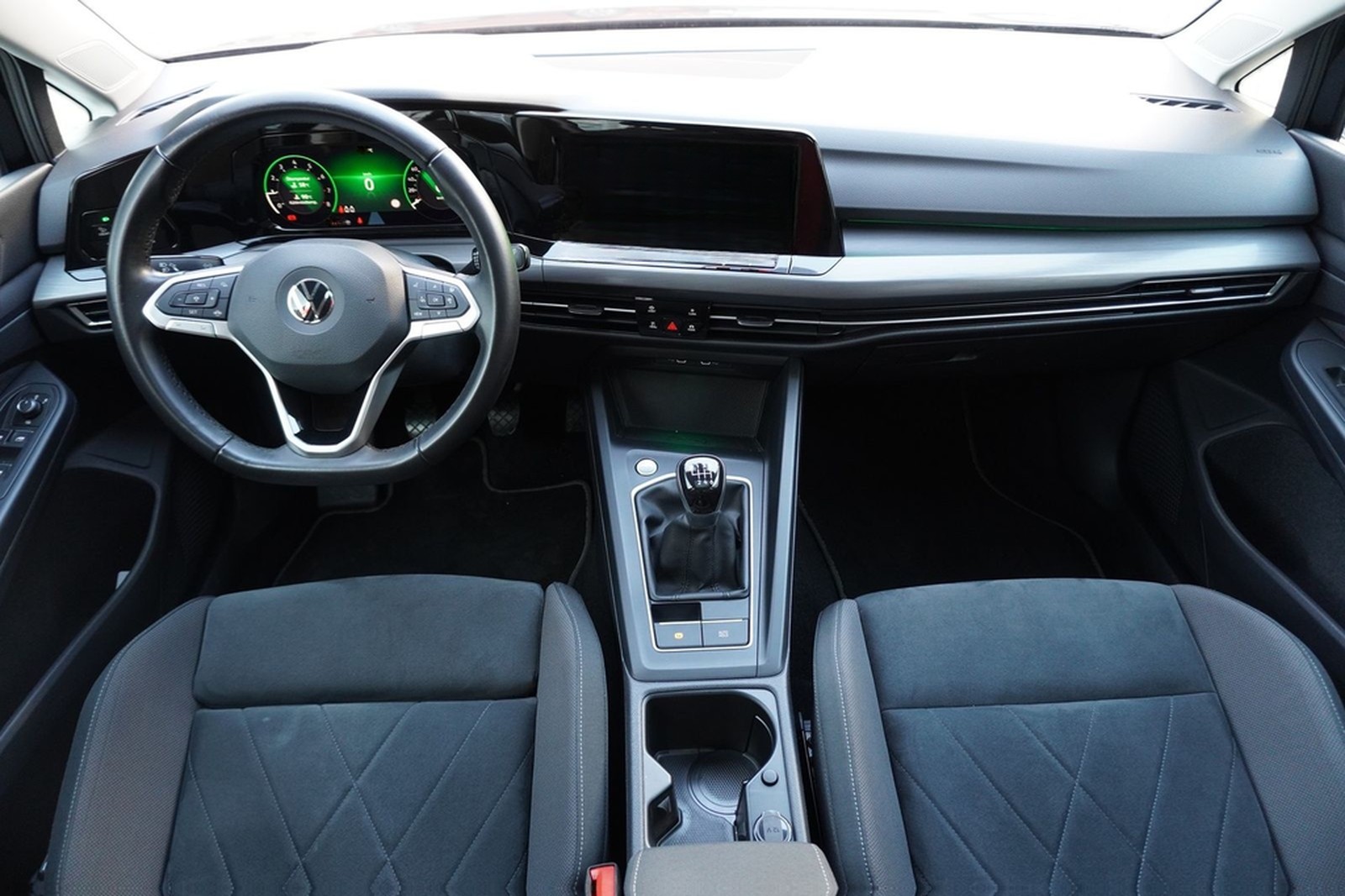Volkswagen Golf VIII 1.5 TSI Style LED Navi ACC Panorama foto 10