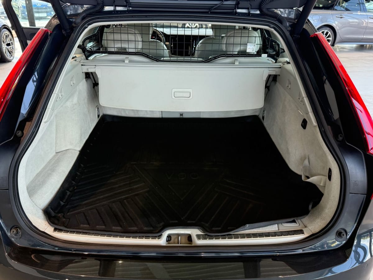 Volvo V90 Kombi NAVIGATION+SHZ+HK+PDC+LEDER foto 15