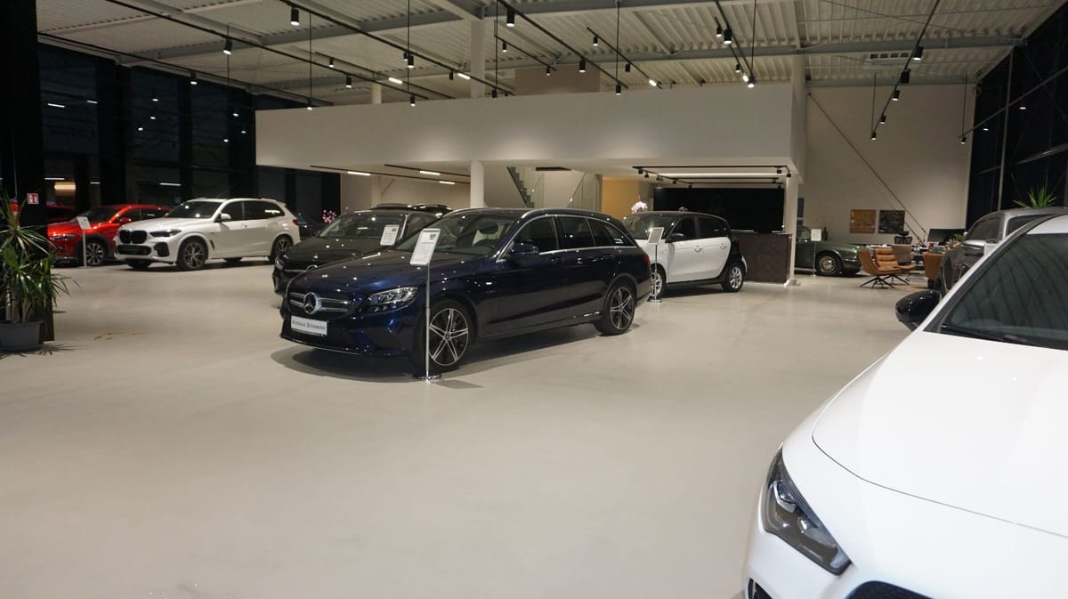 Volvo V90 Kombi NAVIGATION+SHZ+HK+PDC+LEDER foto 21