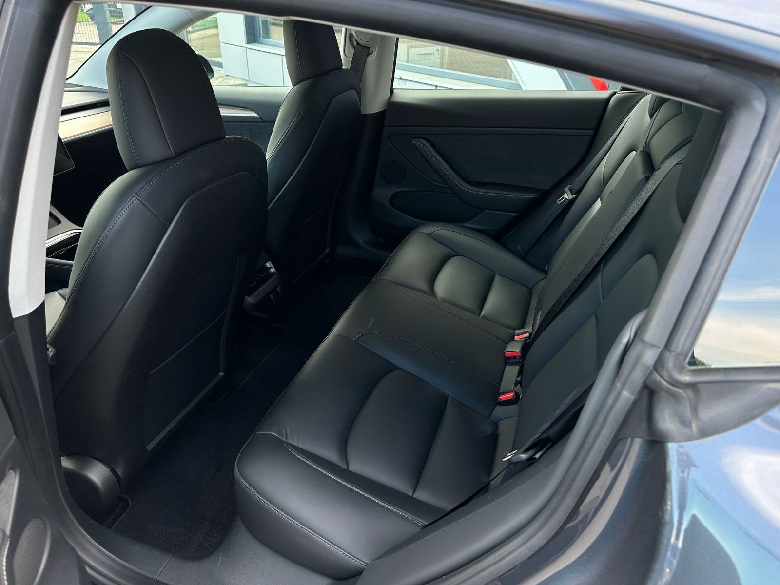 Tesla Model 3 RWD Standard Range Facelift Matrix foto 4