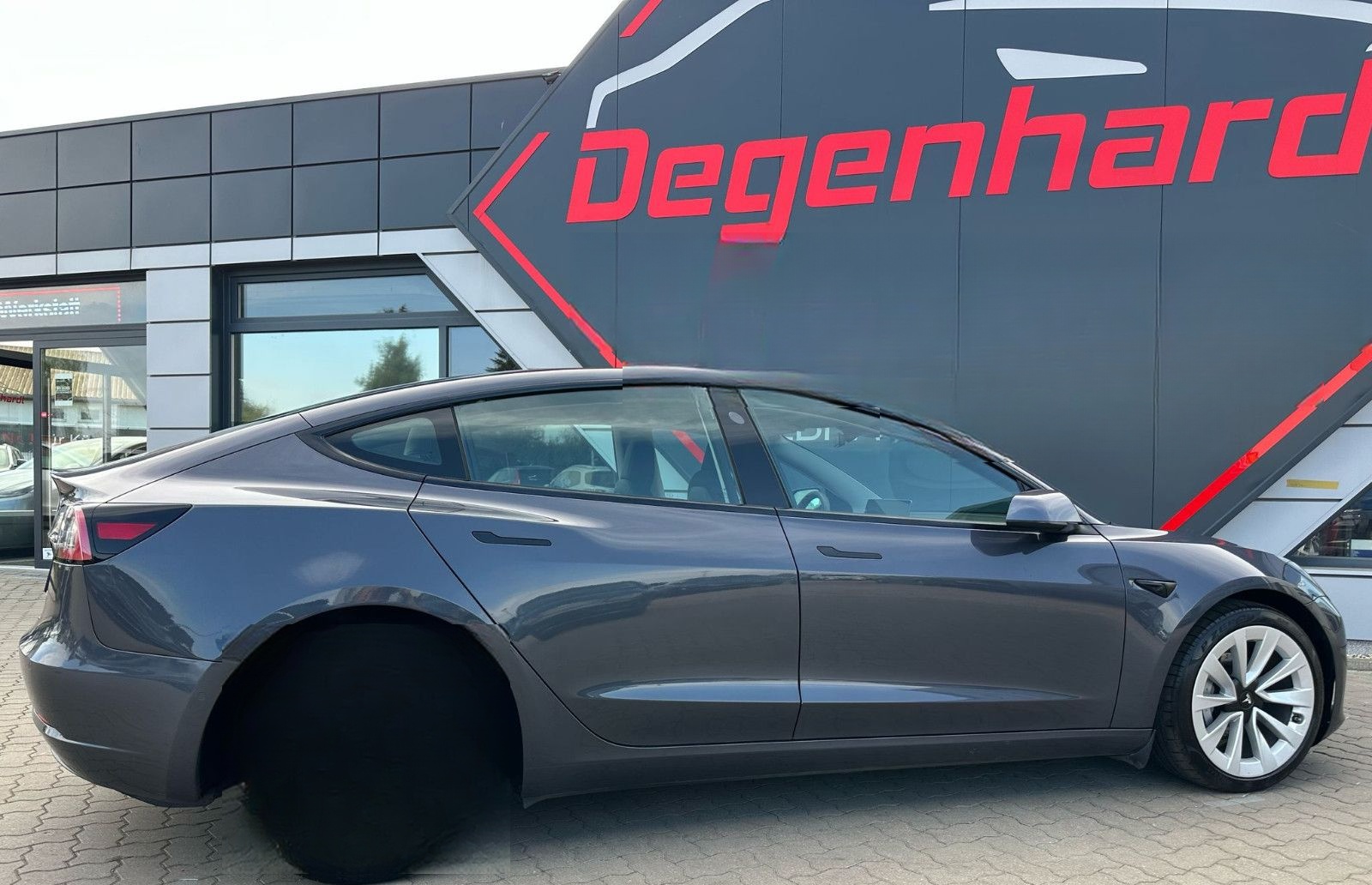 Tesla Model 3 RWD Standard Range Facelift Matrix foto 7