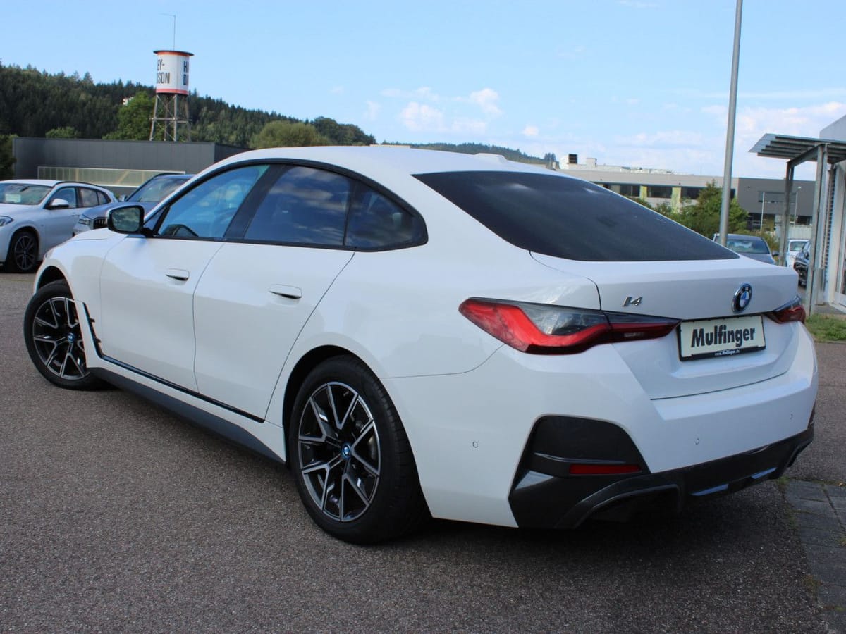 BMW i4 e35 GranC.M Sport ACC SurView Laser Ha/Ka.AHK foto 4