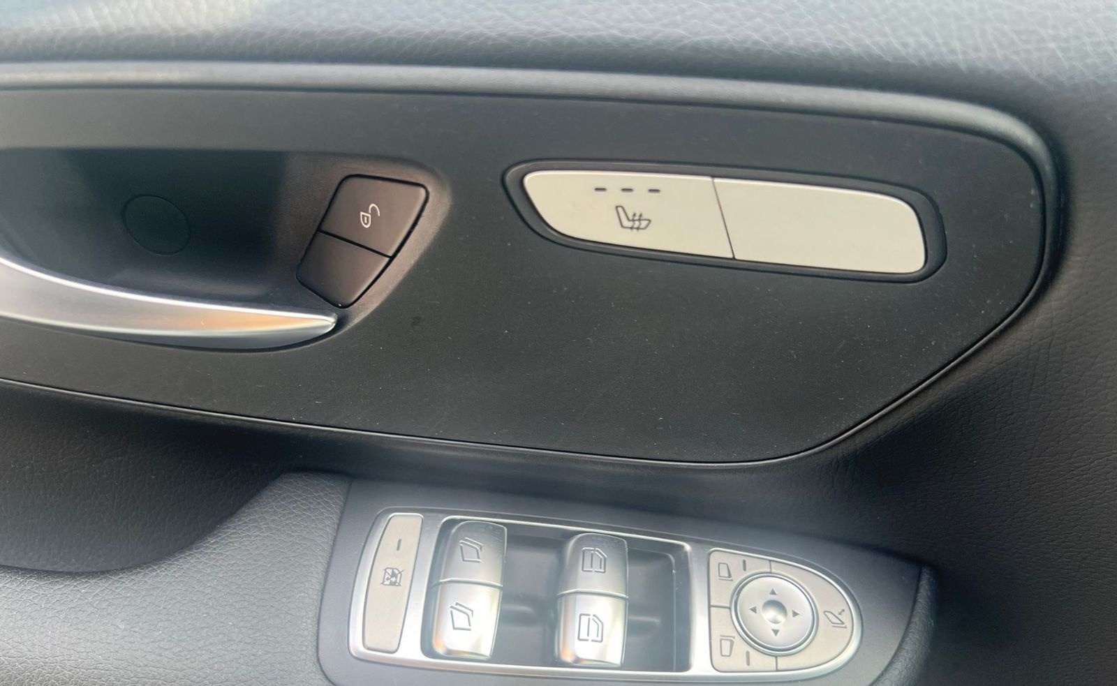 Mercedes-Benz V 300 d 4MATIC NAVI KAMERA 7-SITZER 3x EL.TÜREN foto 14