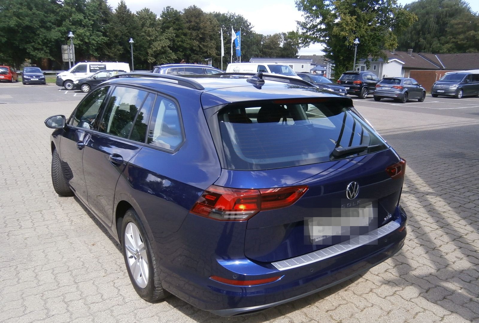 Volkswagen Golf VIII Variant Life 1.5 eTSI, DSG foto 2