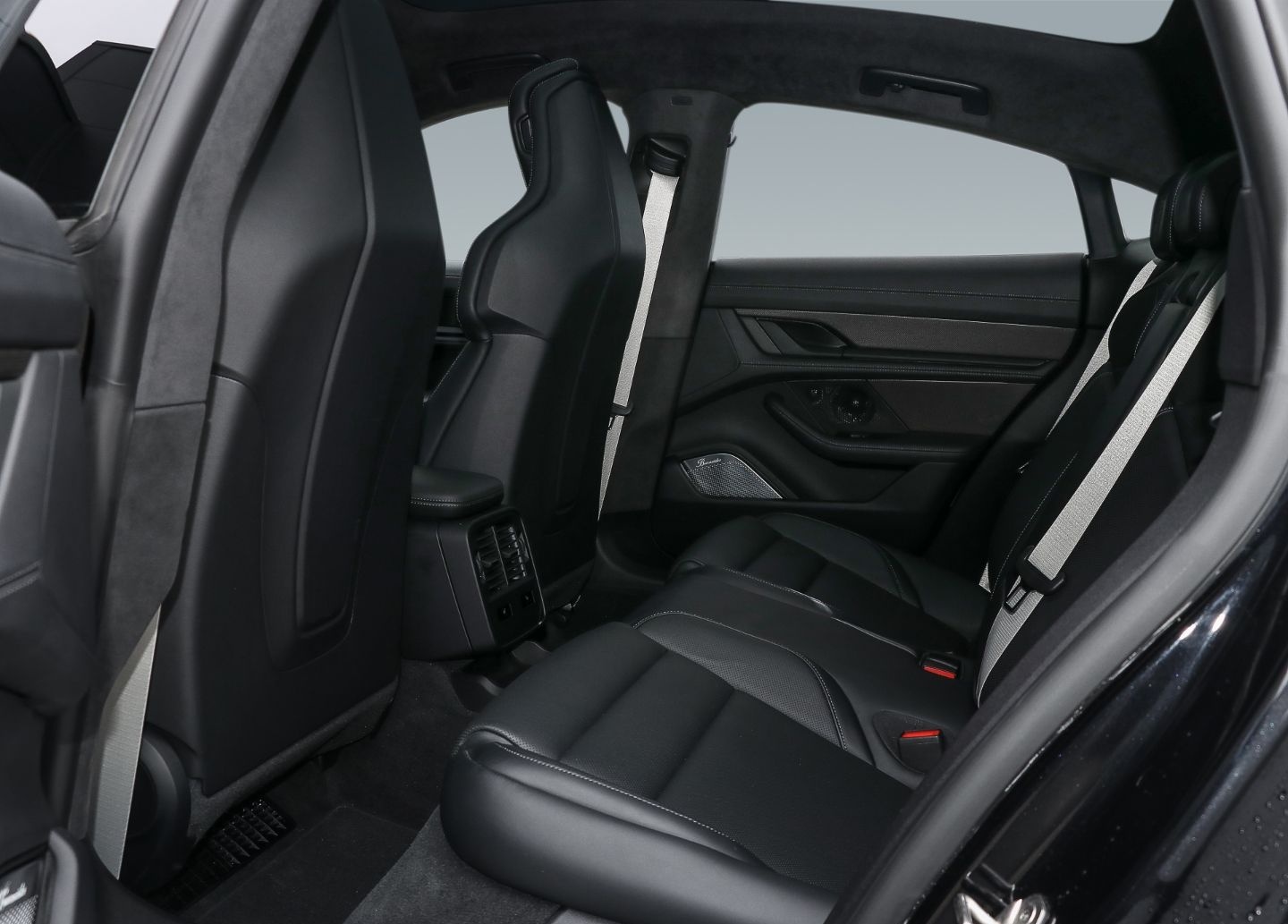 Porsche Taycan Turbo Burmester HA-Lenkung InnoDrive BOSE foto 13