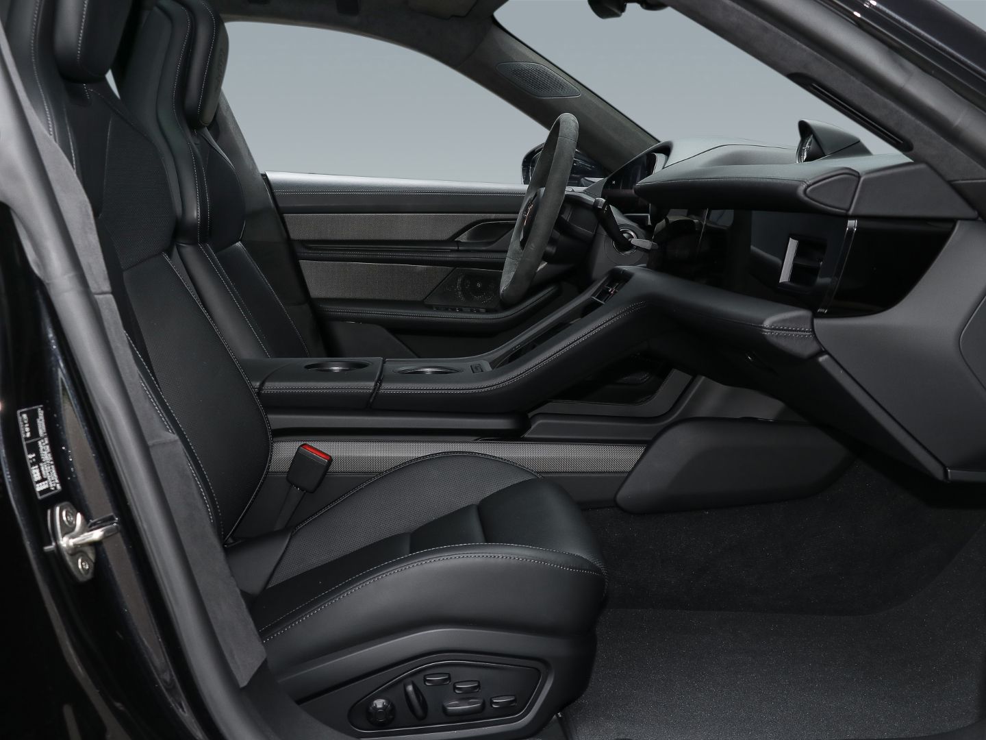 Porsche Taycan Turbo Burmester HA-Lenkung InnoDrive BOSE foto 23