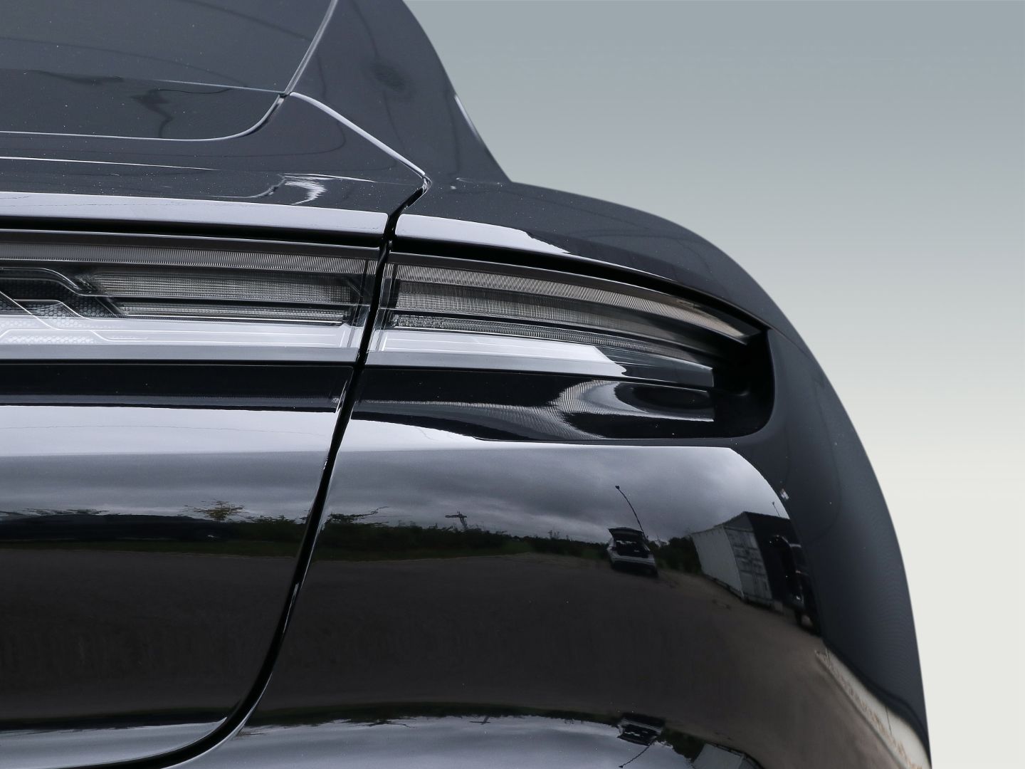 Porsche Taycan Turbo Burmester HA-Lenkung InnoDrive BOSE foto 9