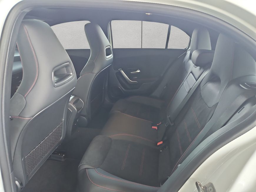 Mercedes-Benz A 200 d AMG Adv+ Standheiz. Multib. Pano foto 17