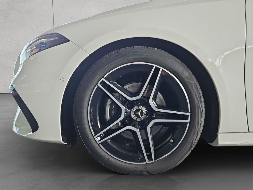 Mercedes-Benz A 200 d AMG Adv+ Standheiz. Multib. Pano foto 19