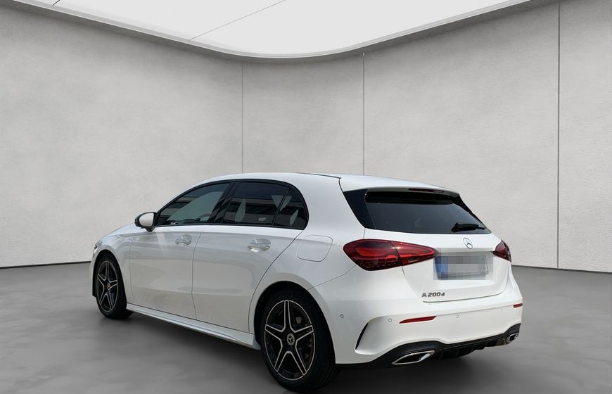 Mercedes-Benz A 200 d AMG Adv+ Standheiz. Multib. Pano foto 3