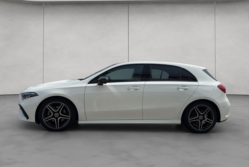 Mercedes-Benz A 200 d AMG Adv+ Standheiz. Multib. Pano foto 2