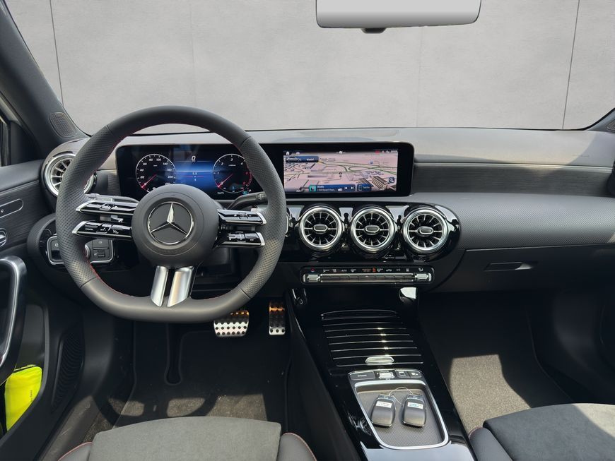 Mercedes-Benz A 200 d AMG Adv+ Standheiz. Multib. Pano foto 12