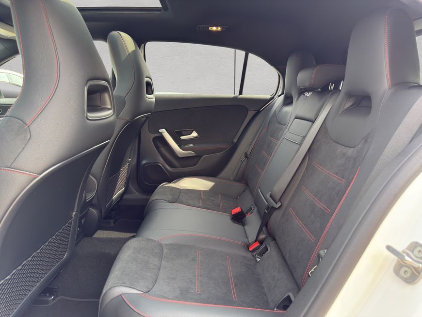 Mercedes-Benz A 200 d AMG Adv+ Standheiz. Multib. Pano foto 17